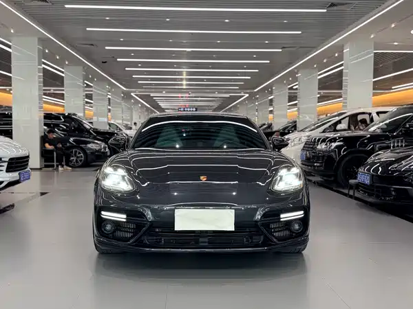 Porsche Panamera 2019