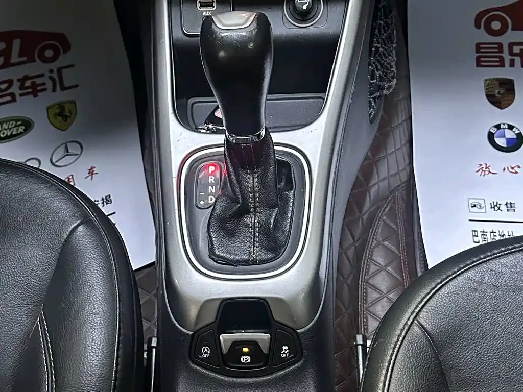 Jeep Compass 2018 — фото 14
