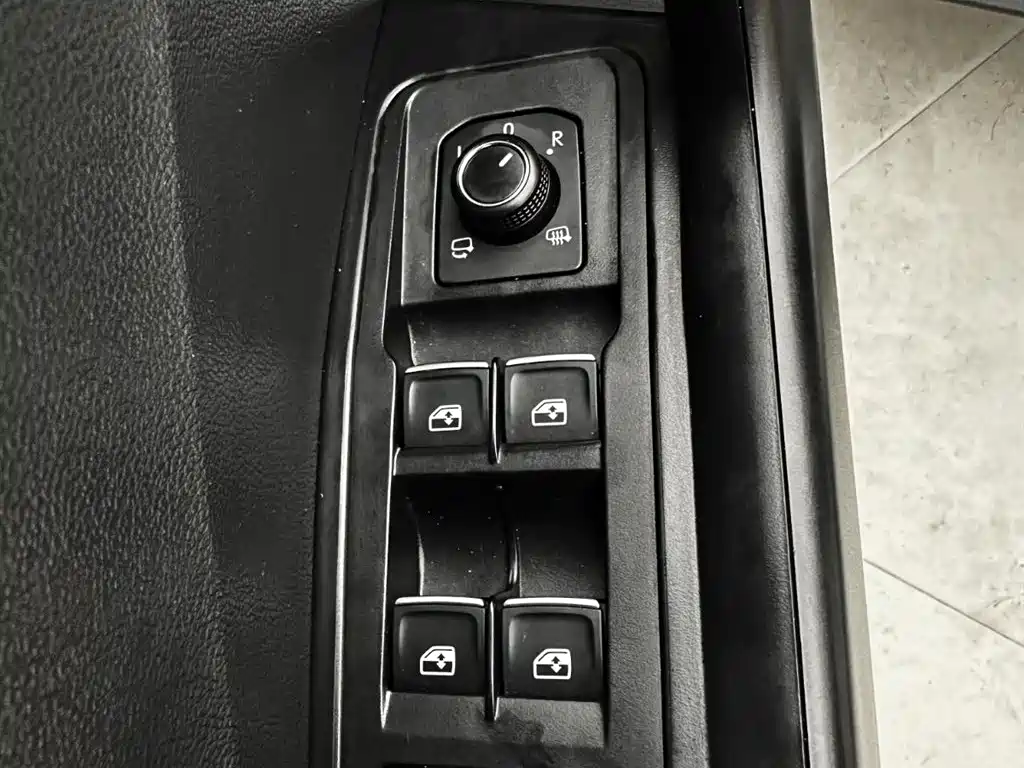 Volkswagen T-Roc 2021 — фото 13