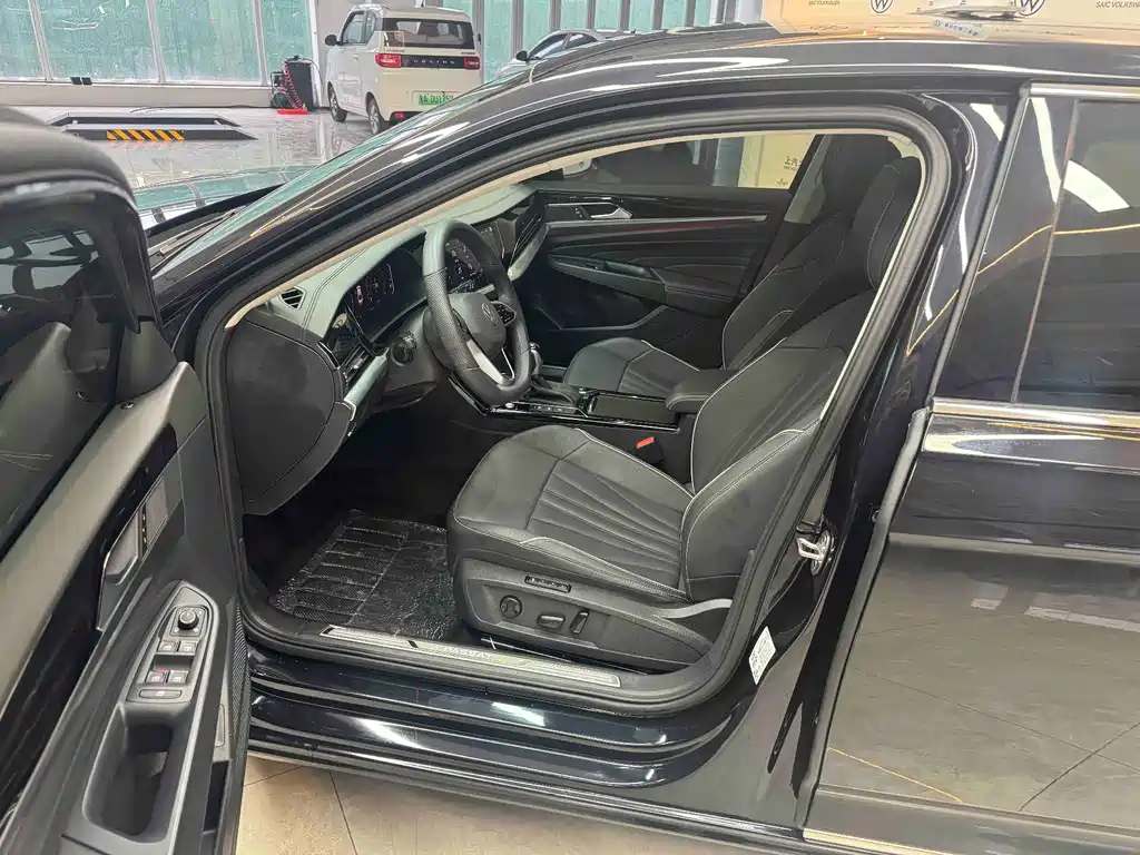 Volkswagen Passat 2024