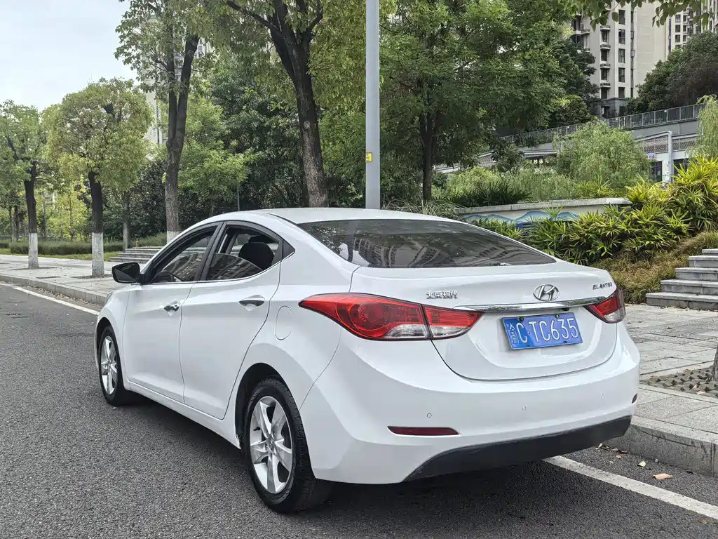 Hyundai Elantra 2013