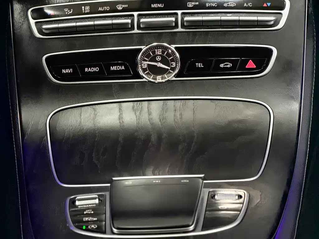 Mercedes-Benz E-Class 2019 — фото 20