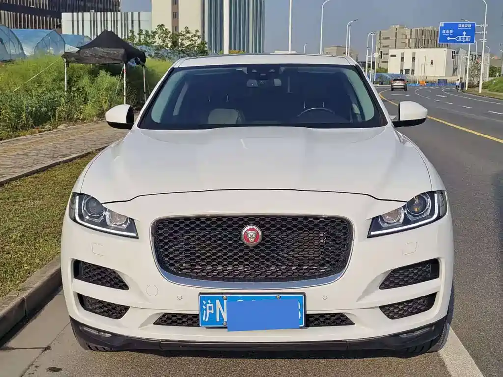 Jaguar F-PACE 2018 — фото 1