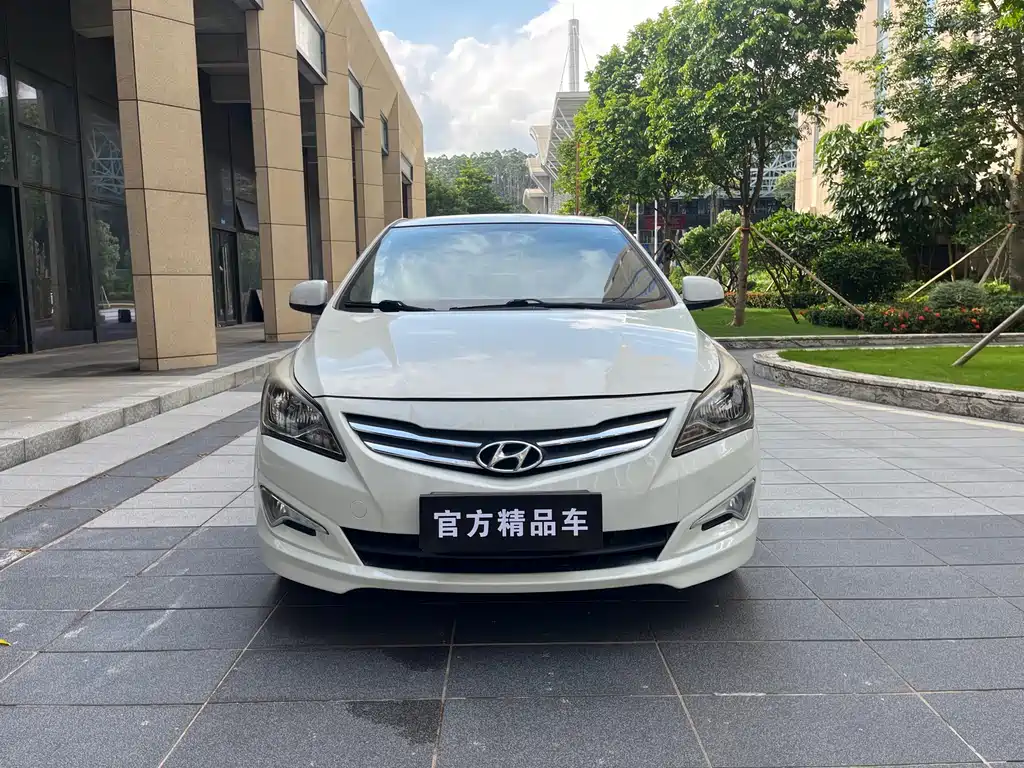 Hyundai Verna 2017 — фото 21