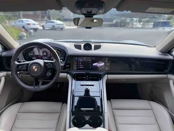 Porsche Panamera 2024