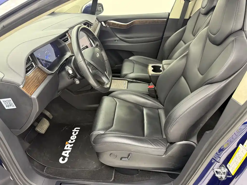 Tesla Model X 2018 — фото 18