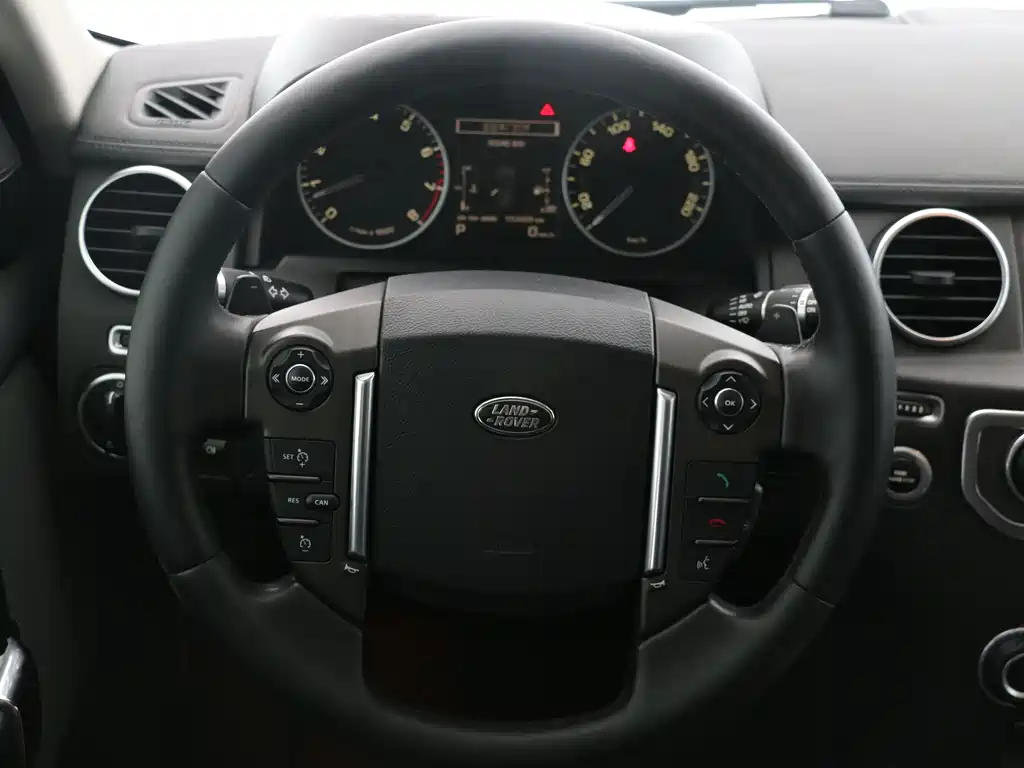 Land Rover Discovery 2015 — фото 9