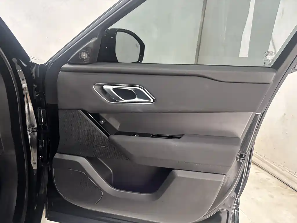 Land Rover Velar 2024 — фото 25