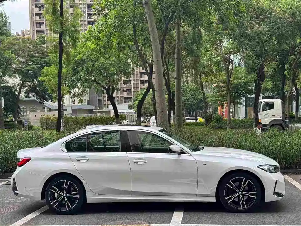 BMW 3 Series 2024