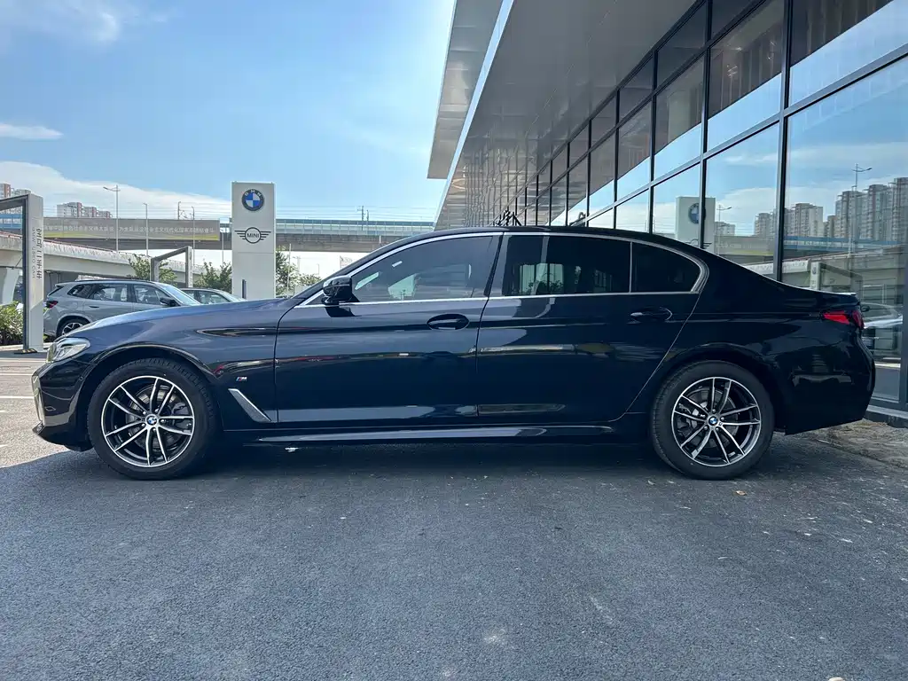 BMW 5 Series 2024
