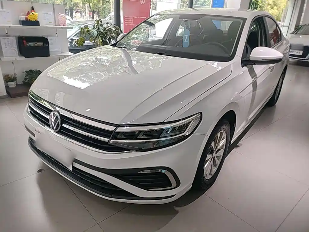 Volkswagen Bora 2023