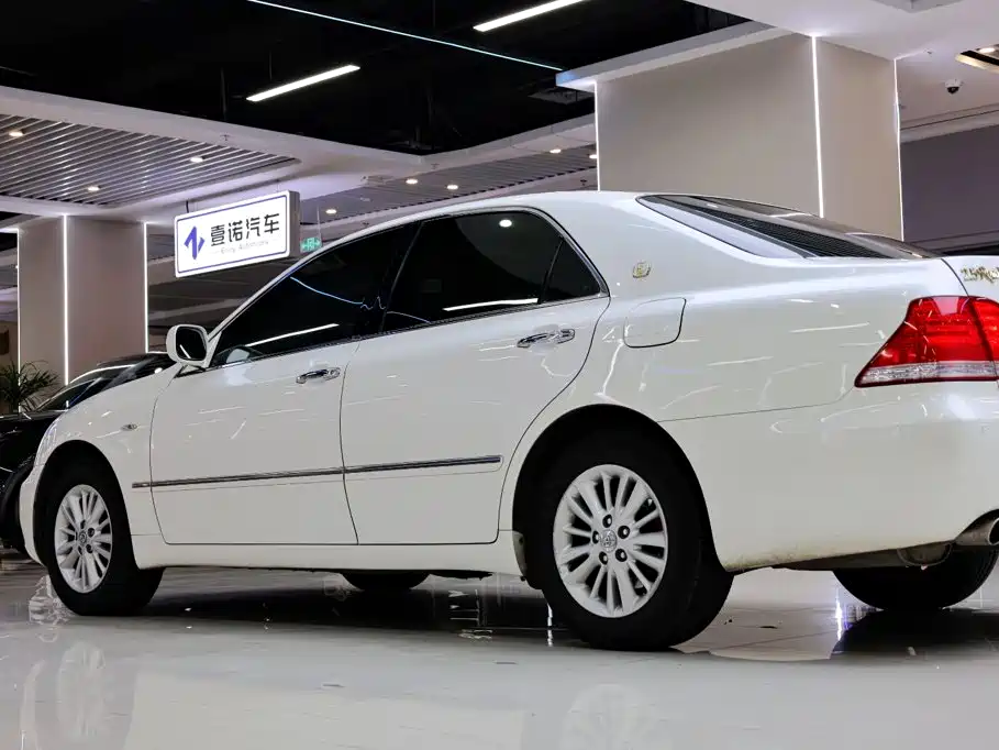 Toyota Crown 2007 — фото 13
