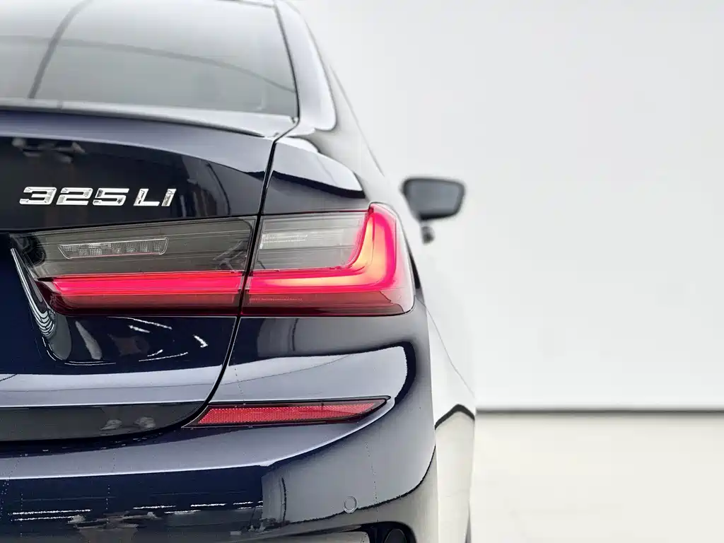 BMW 3 Series 2021 — фото 15