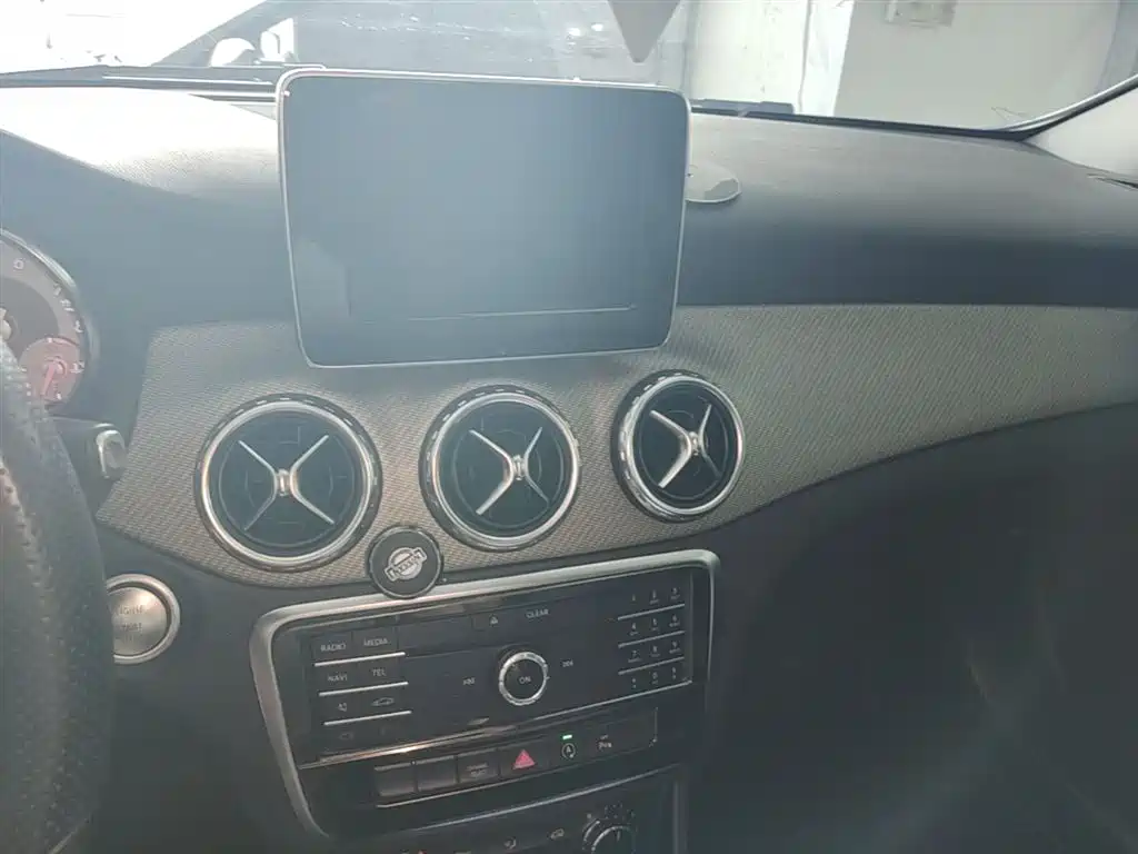 Mercedes-Benz GLA 2017 — фото 10
