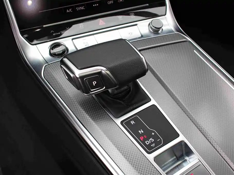 Audi A6L 2023 — фото 10