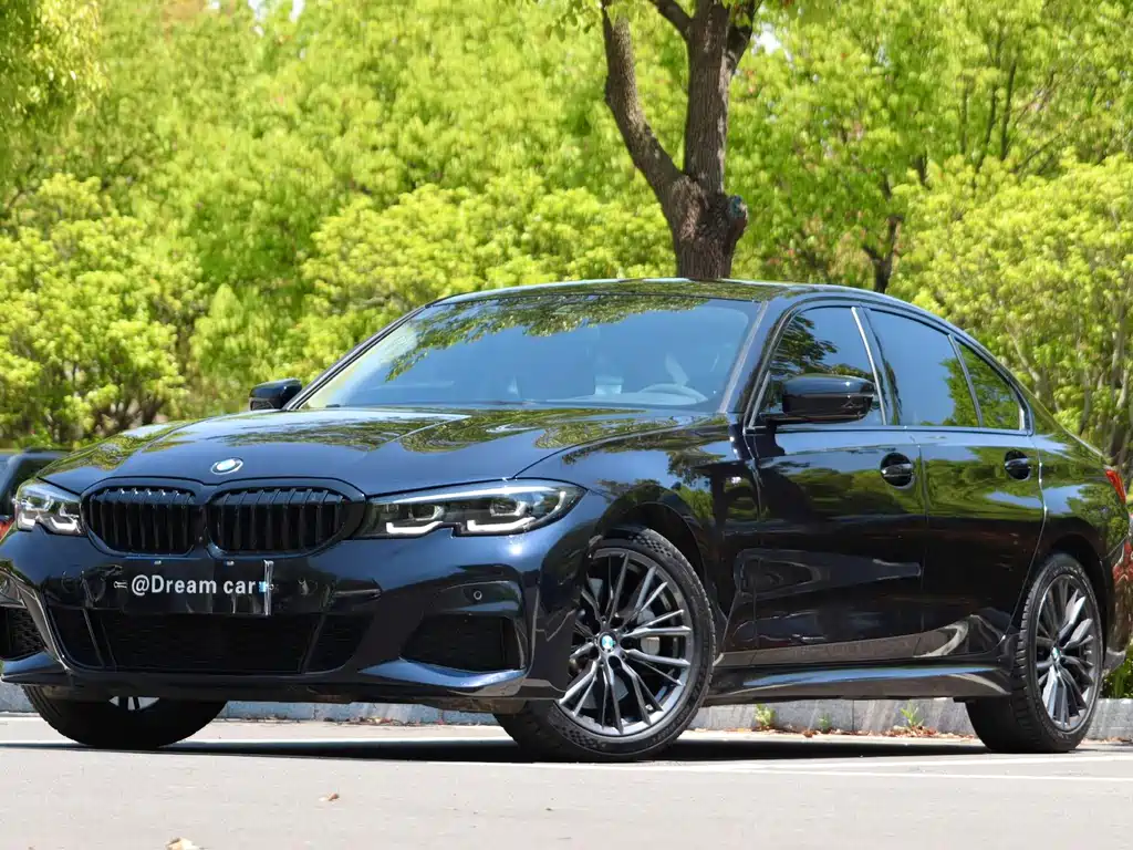 BMW 3 Series 2023 — фото 1