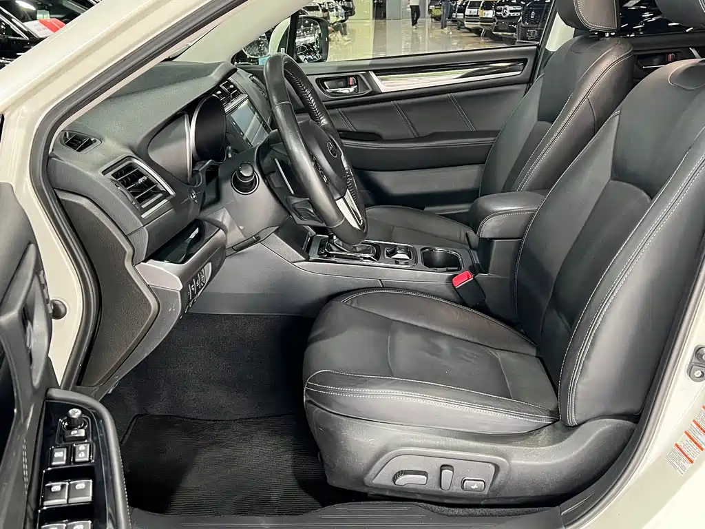 Subaru Outback 2017 — фото 12