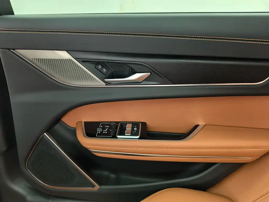 Jaguar XFL 2023 — фото 15