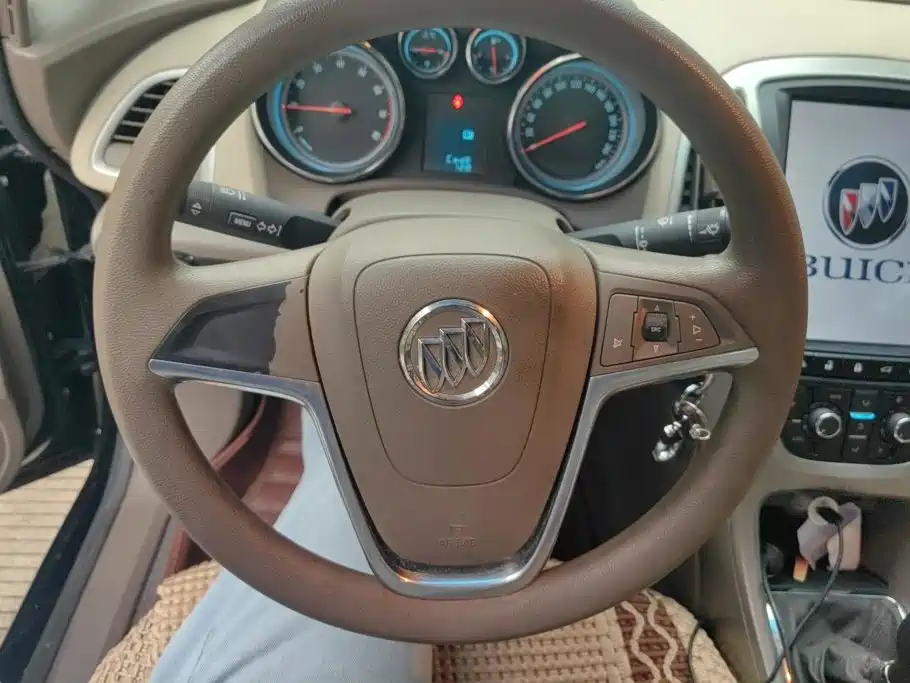 Buick Excelle 2014 — фото 14