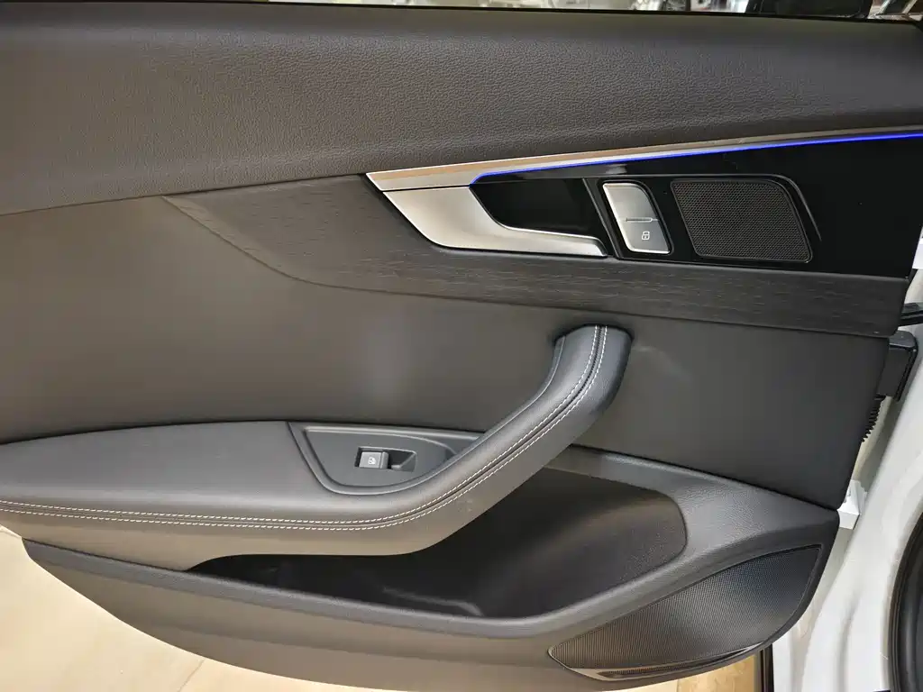 Audi A4L 2025