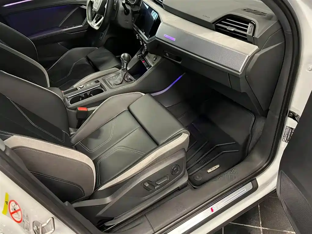 Audi Q3 2024 — фото 10