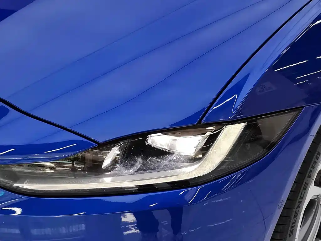 Jaguar XEL 2020 — фото 15