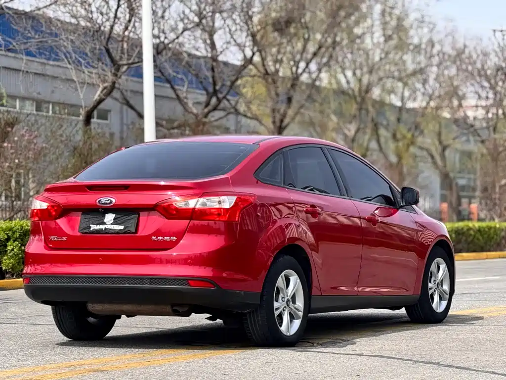 Ford Focus 2015 — фото 27