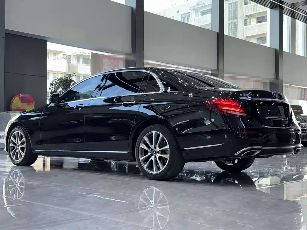 Mercedes-Benz E-Class 2019 — фото 9