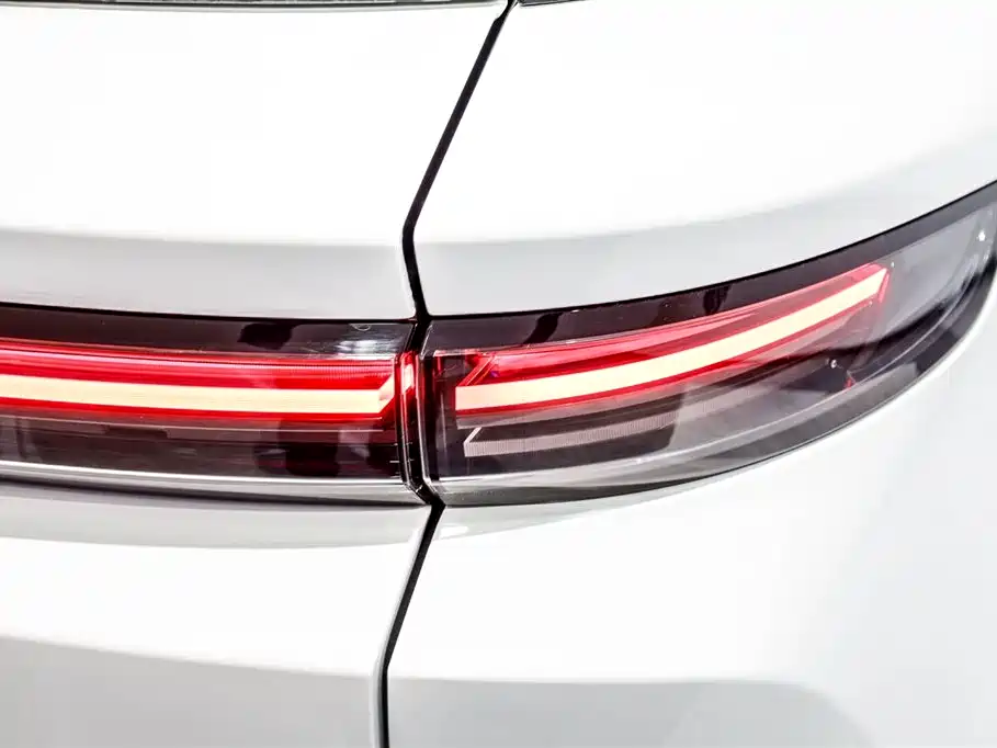 Li Auto i8 2025 — фото 16