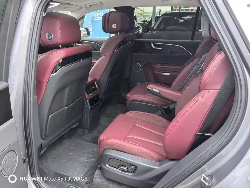 Hongqi E-HS9 2023