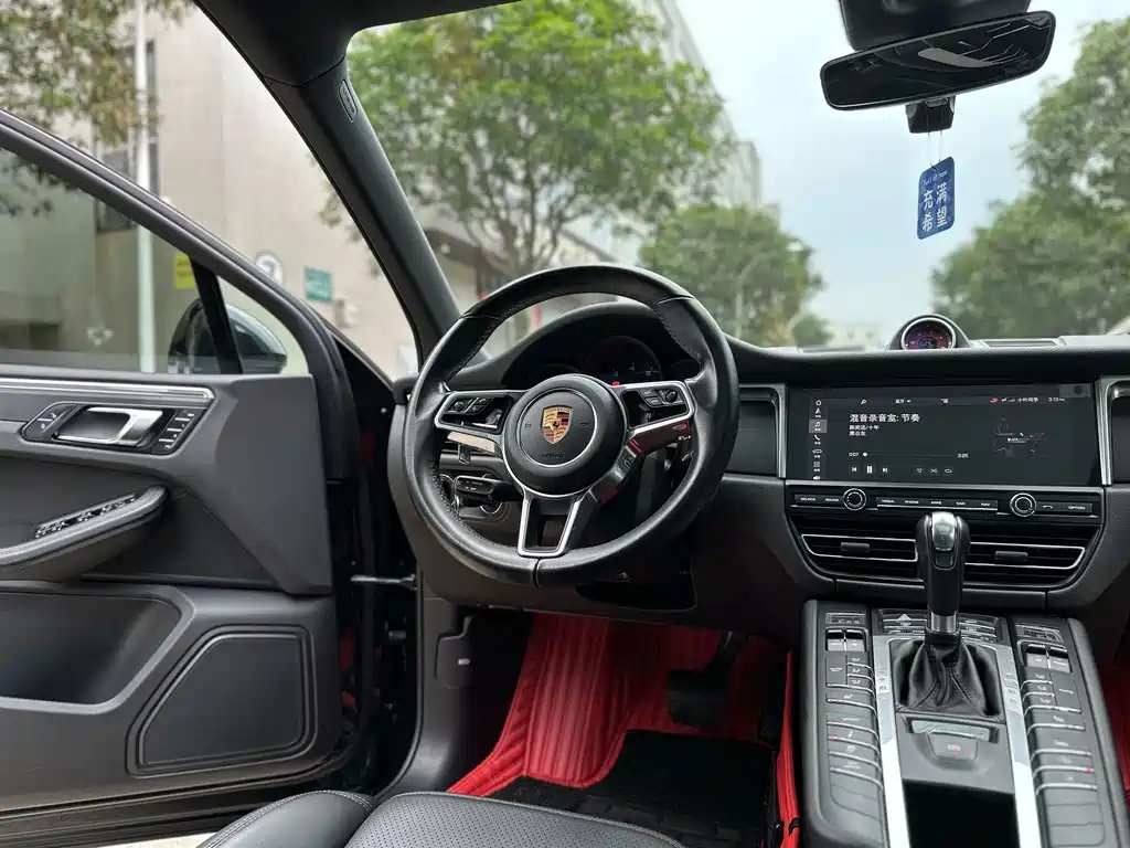 Porsche Macan 2019 — фото 7
