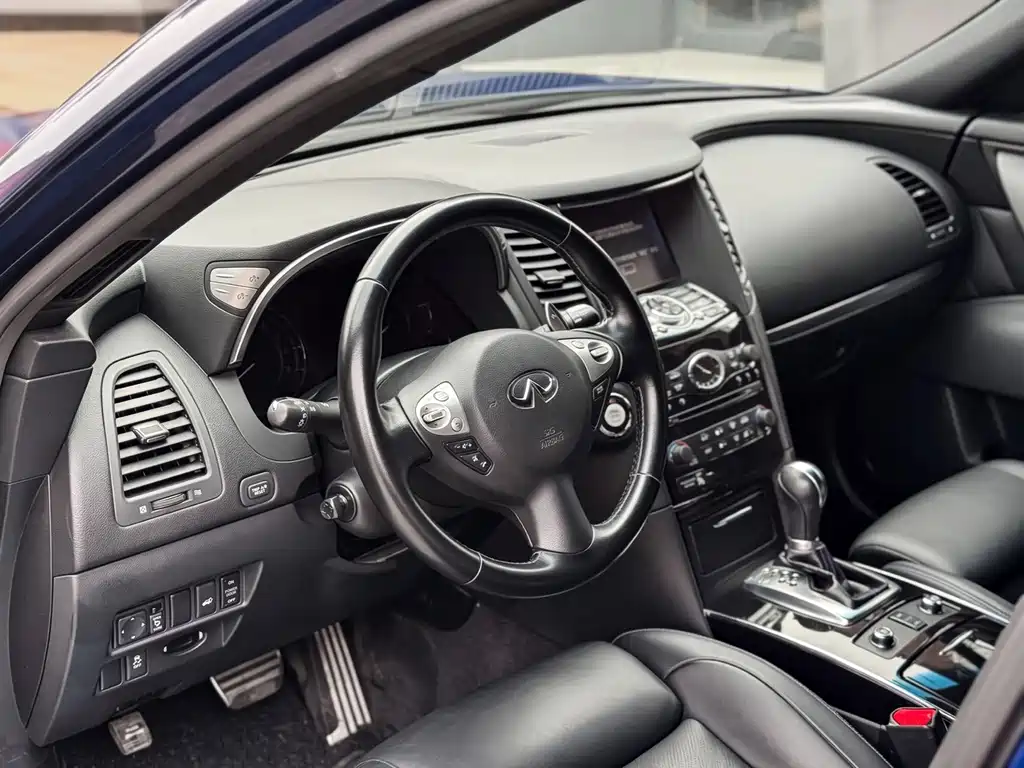 Infiniti QX70 2016 — фото 4