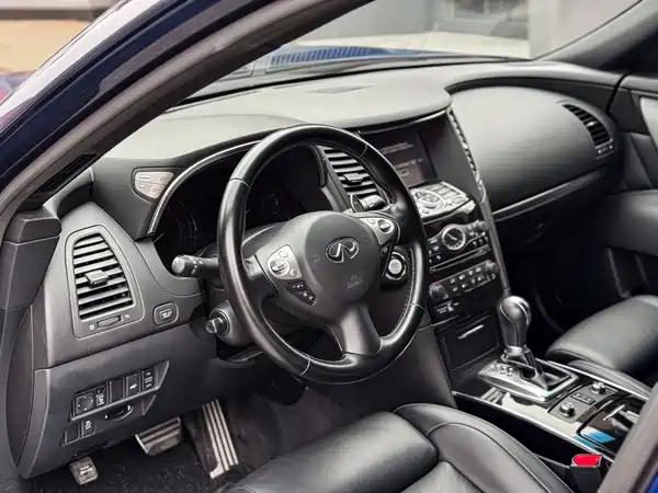 Infiniti QX70 2016