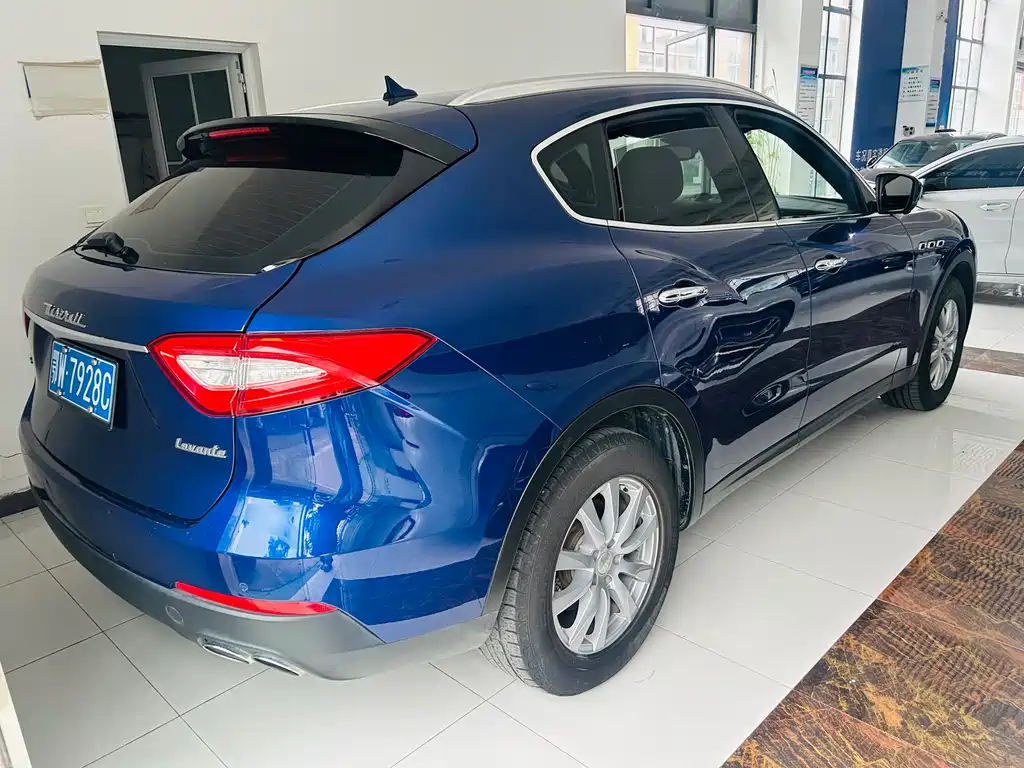Maserati Levante 2018 — фото 4