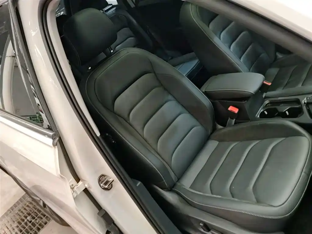 Volkswagen Tiguan L PHEV 2021 — фото 25