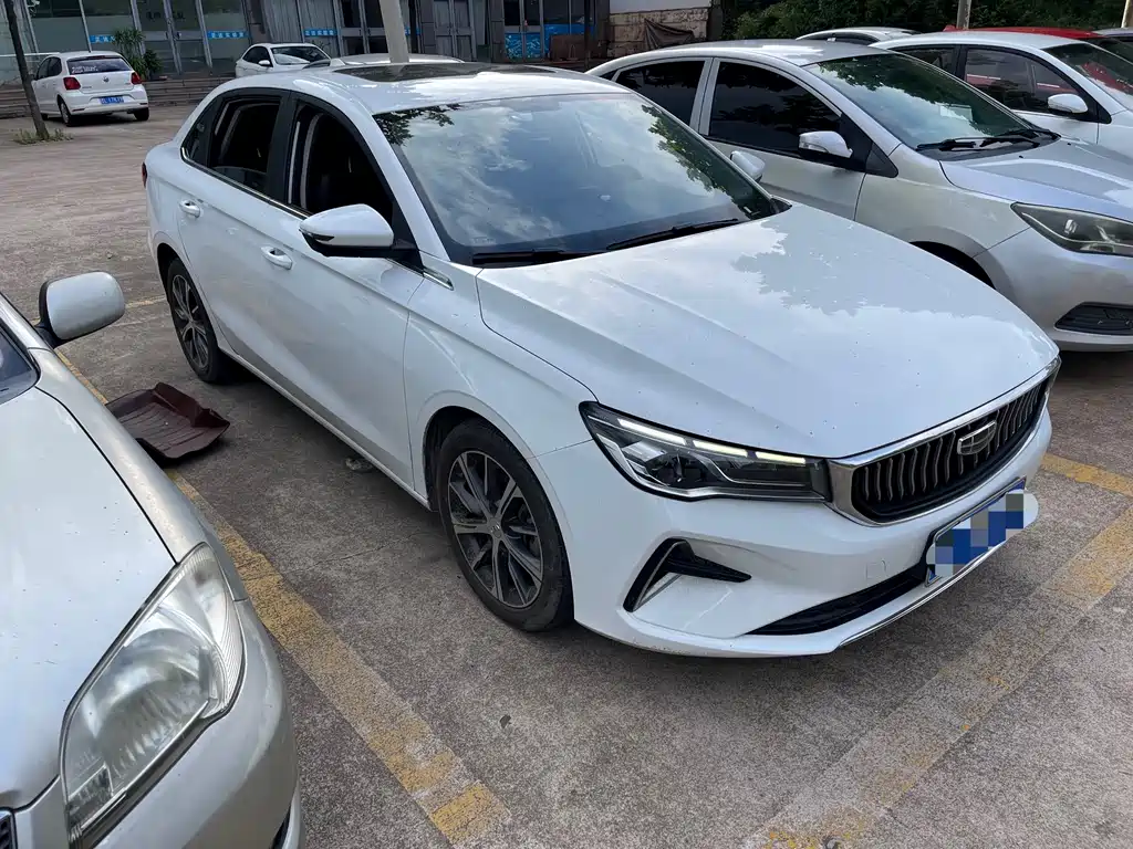 Geely Emgrand 2023