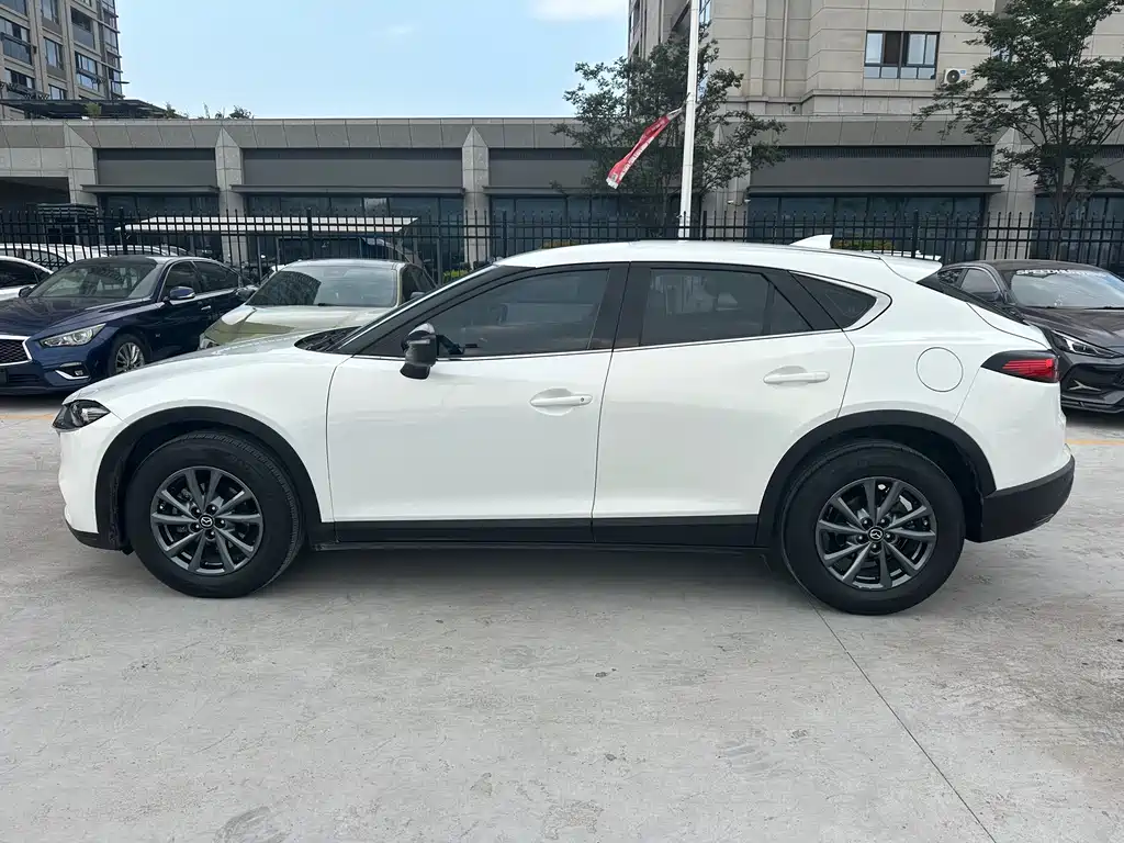 Mazda CX-4 2021 — фото 18