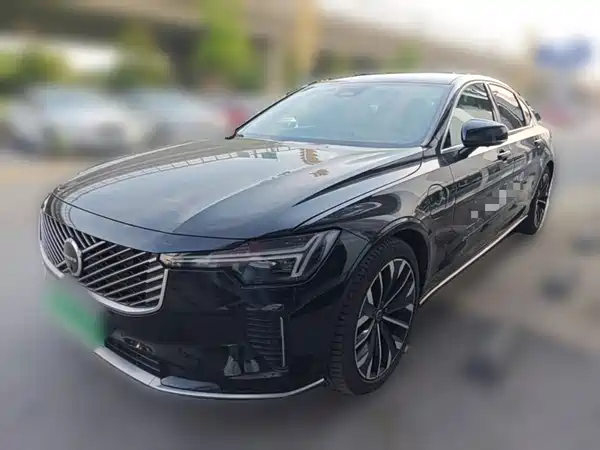 Volvo S90 Plug-In Hybrid 2025