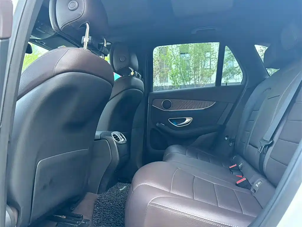Mercedes-Benz GLC 2018 — фото 10