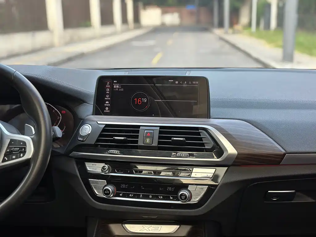 BMW X3 2021 — фото 17