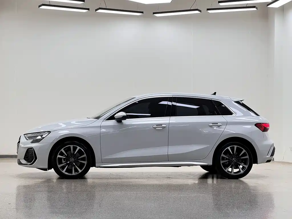 Audi A3 2024 — фото 4