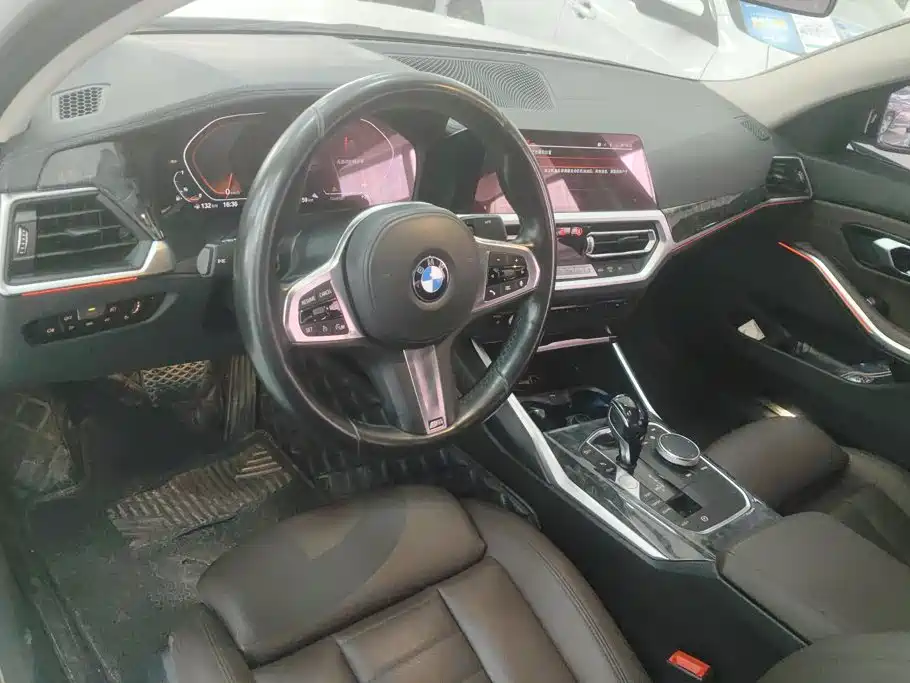 BMW 3 Series 2019 — фото 12
