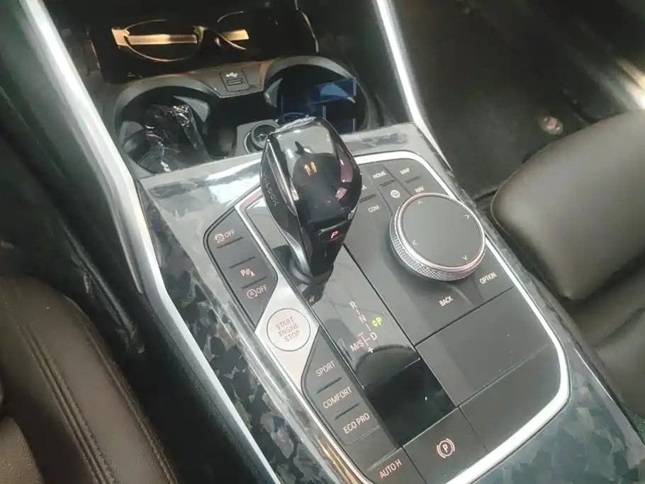BMW 3 Series 2019 — фото 16