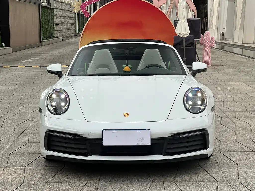 Porsche 911 2023
