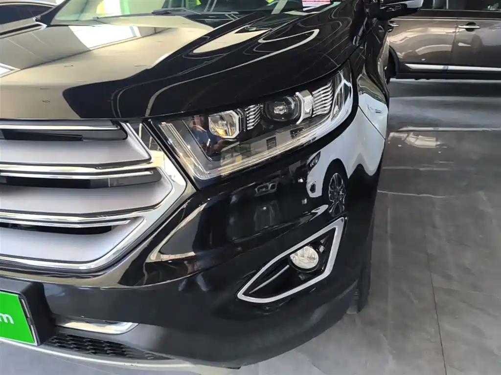 Ford Edge 2018 — фото 24