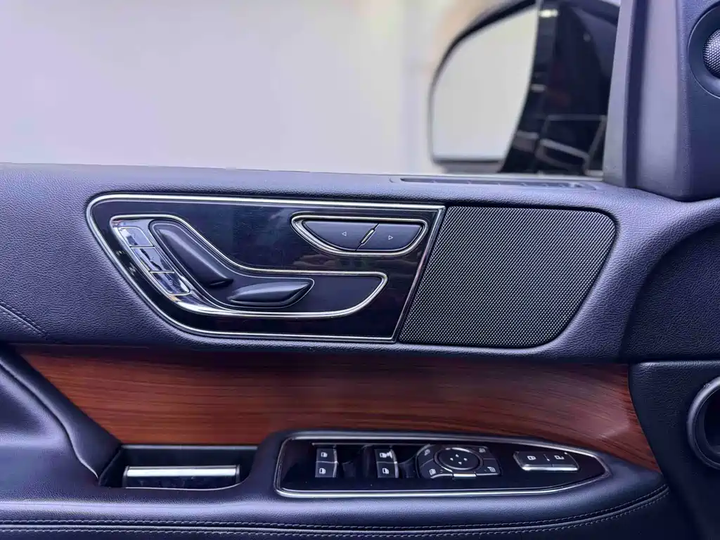 Lincoln Navigator 2018 — фото 6