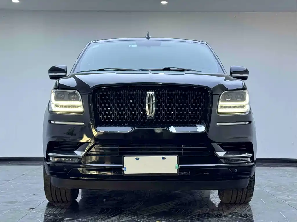Lincoln Navigator 2018 — фото 2