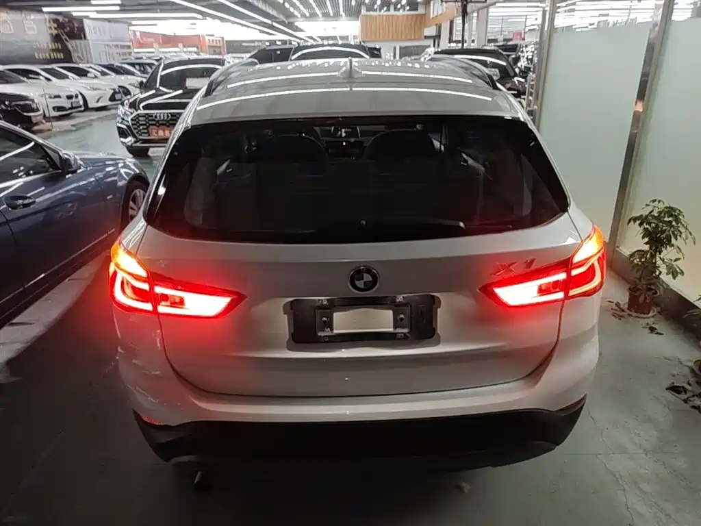 BMW X1 2017 — фото 6