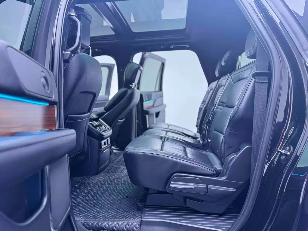 Lincoln Navigator 2018 — фото 12