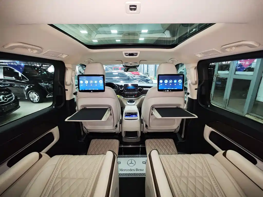 Mercedes-Benz V-Class 2020 — фото 11